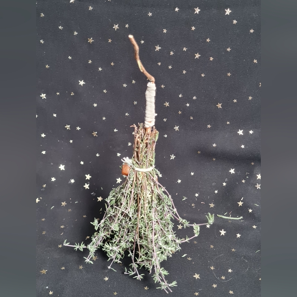 Small Lemon Thyme Besom Broom - Picture 2 of 3